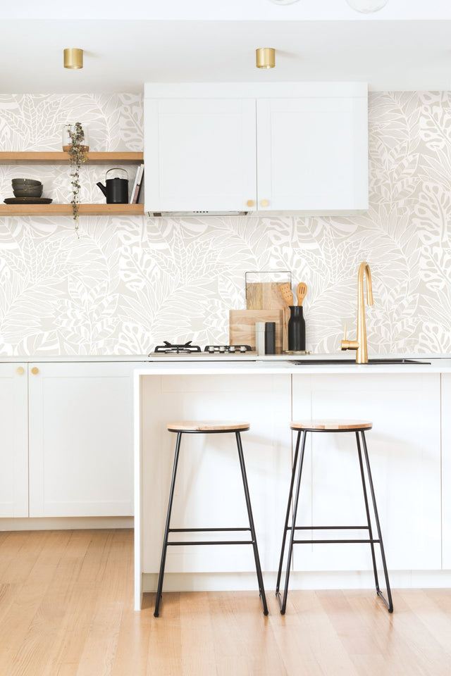 Jungle Leaves White Wallpaper with Bohemian Tropical Leaf Silhouette - York SS2573