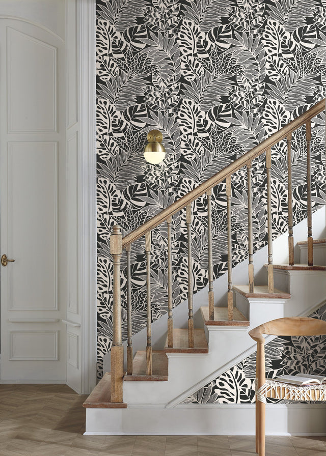 Jungle Leaves Black & White Wallpaper with Bohemian Silhouette Botanical Pattern - York SS2575