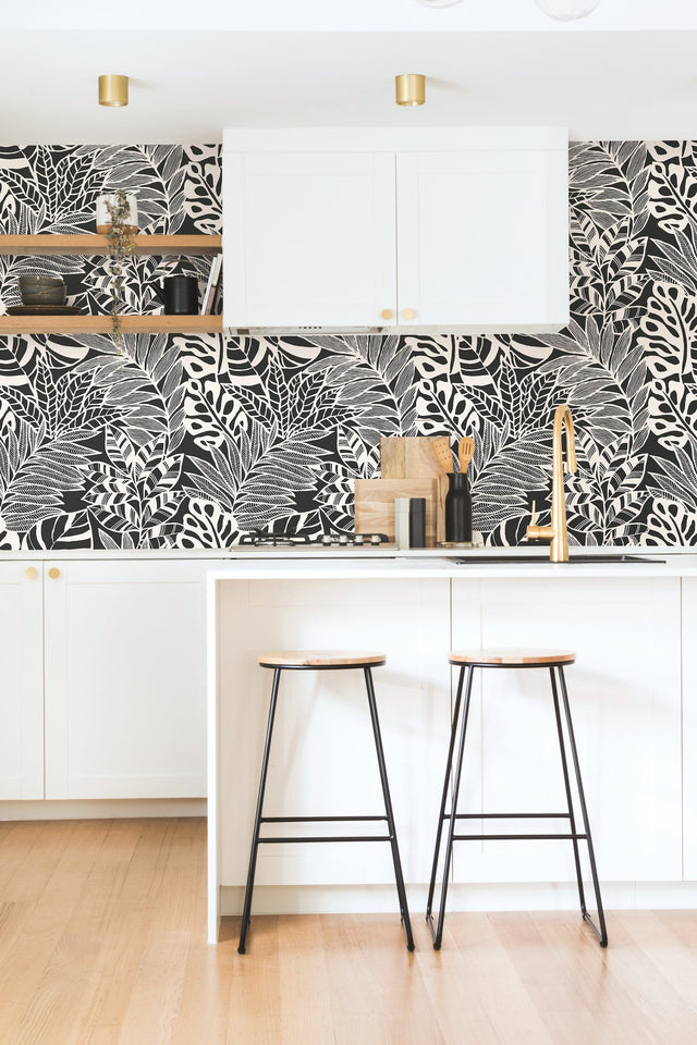 Jungle Leaves Black & White Wallpaper with Bohemian Silhouette Botanical Pattern - York SS2575