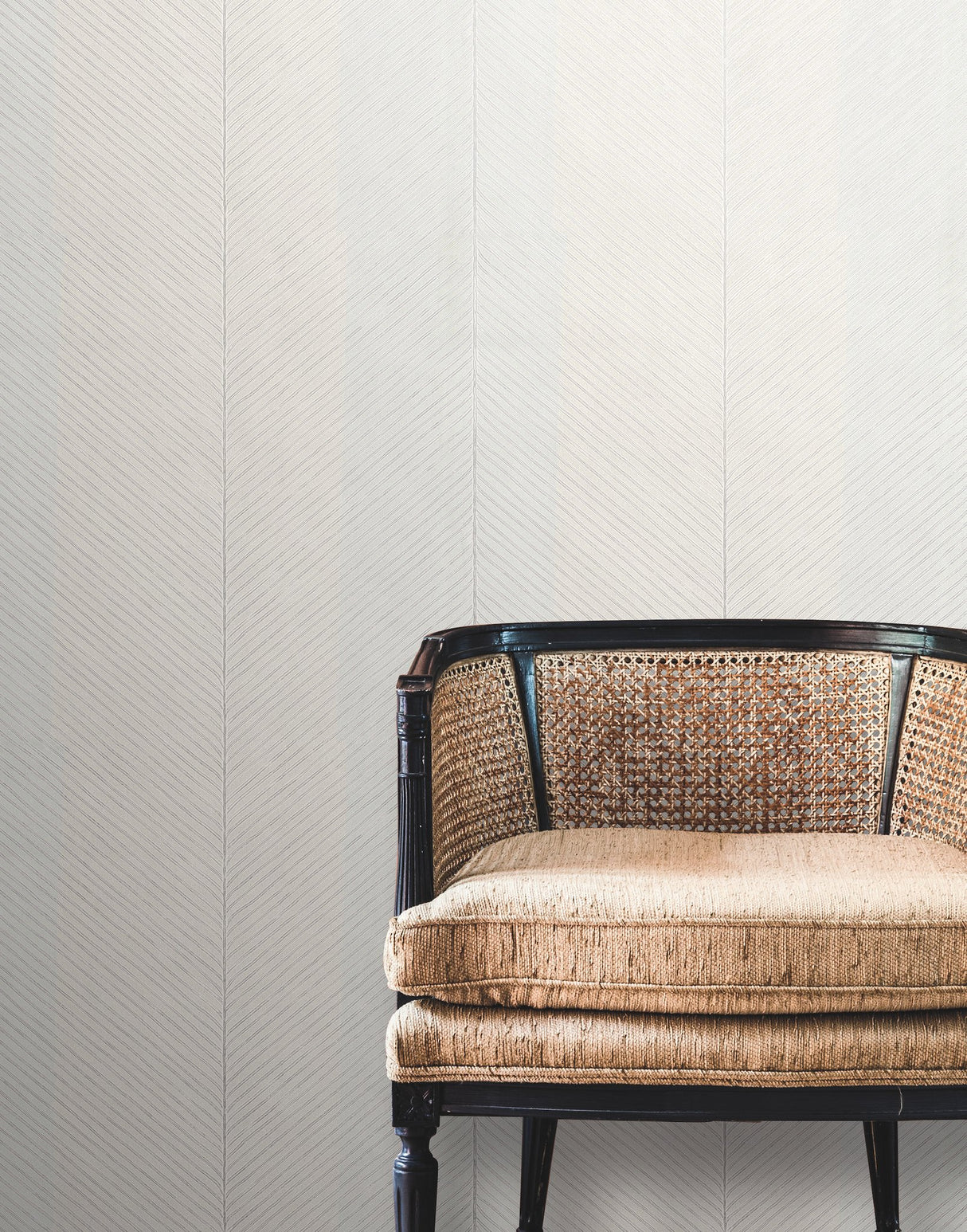 Palm Chevron White & Silver Wallpaper with Textured Palm Leaf Chevron Pattern - York TC2692
