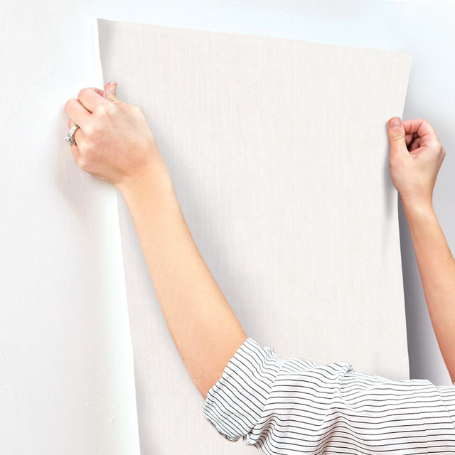 Verge Alabaster Wallpaper with Modern Striped Geometric Texture - York UD2591N