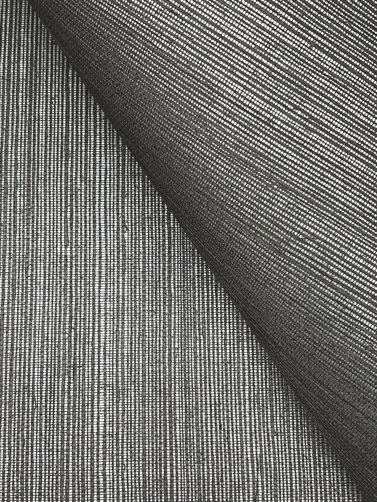Maguey Sisal Silver Grasscloth Wallpaper with Traditional Style - York VG4418NWFD