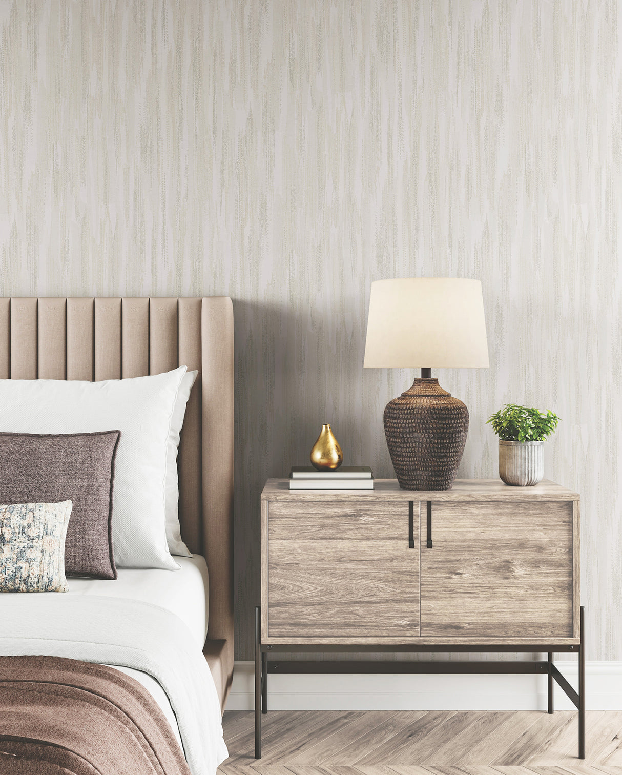Tribeca White by Ronald Redding Texture Stripe Wallpaper – York Designer Series VR1522