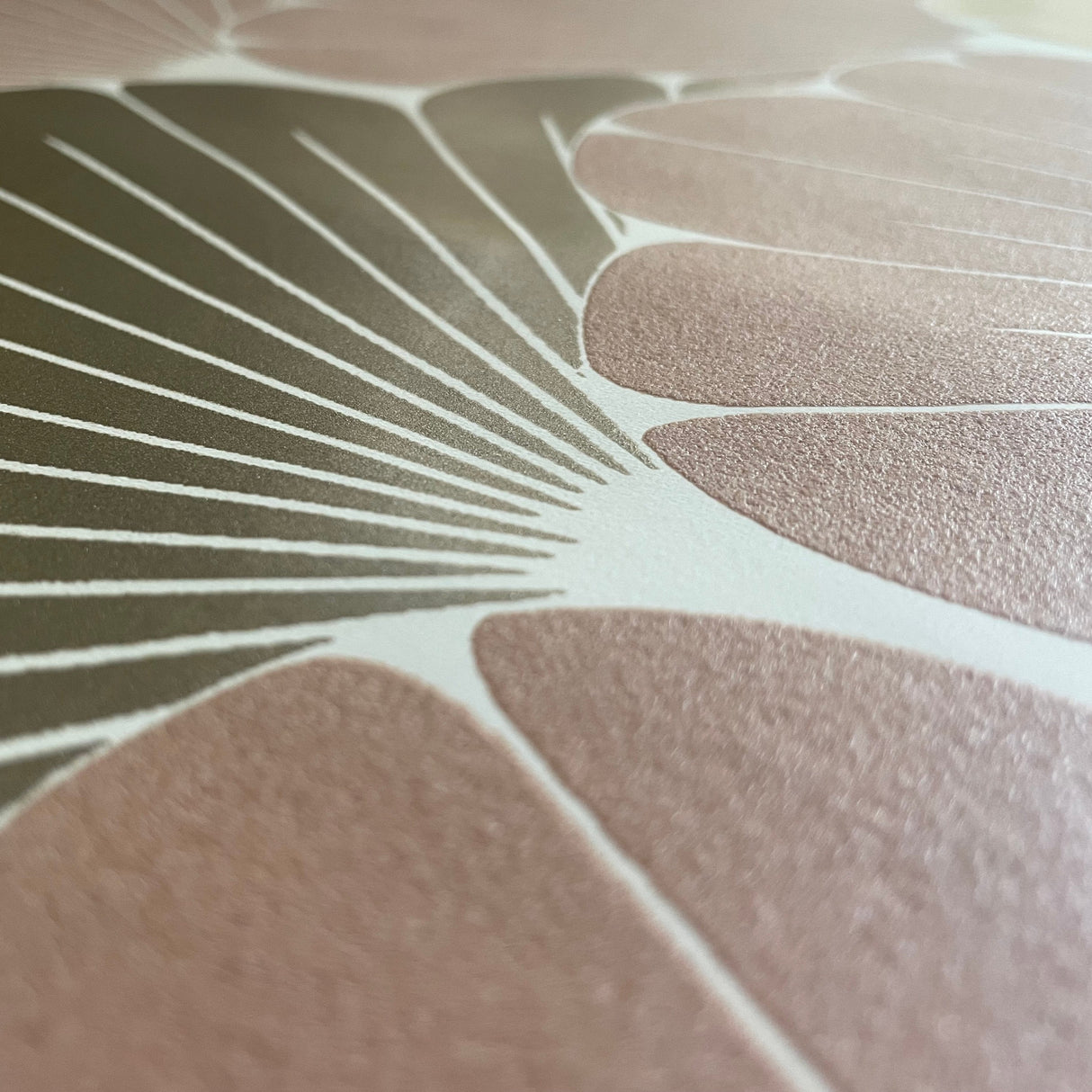Giant Art Deco Gingko Leaf Burnt Orange Ochre by Veer Floral Wallpaper – Veer Decor VREL05-046