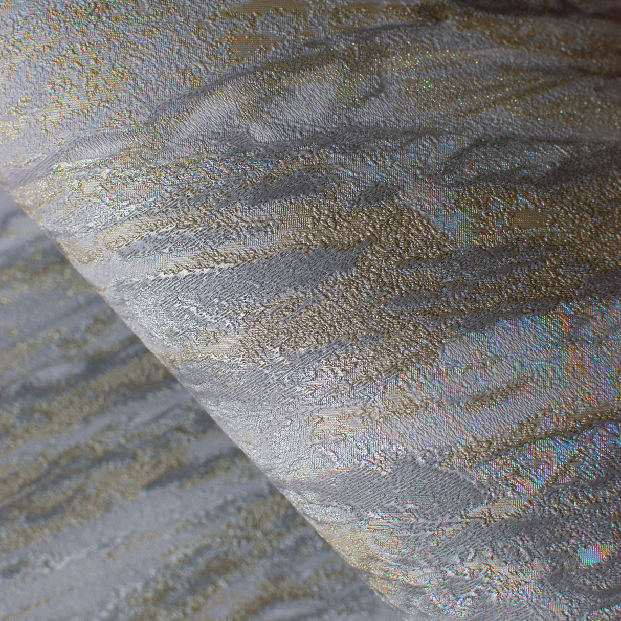 Glint Luxe Marble Dark Gray by Veer Decor Abstract Textured Wallpaper – Veer Decor VRVE19-366