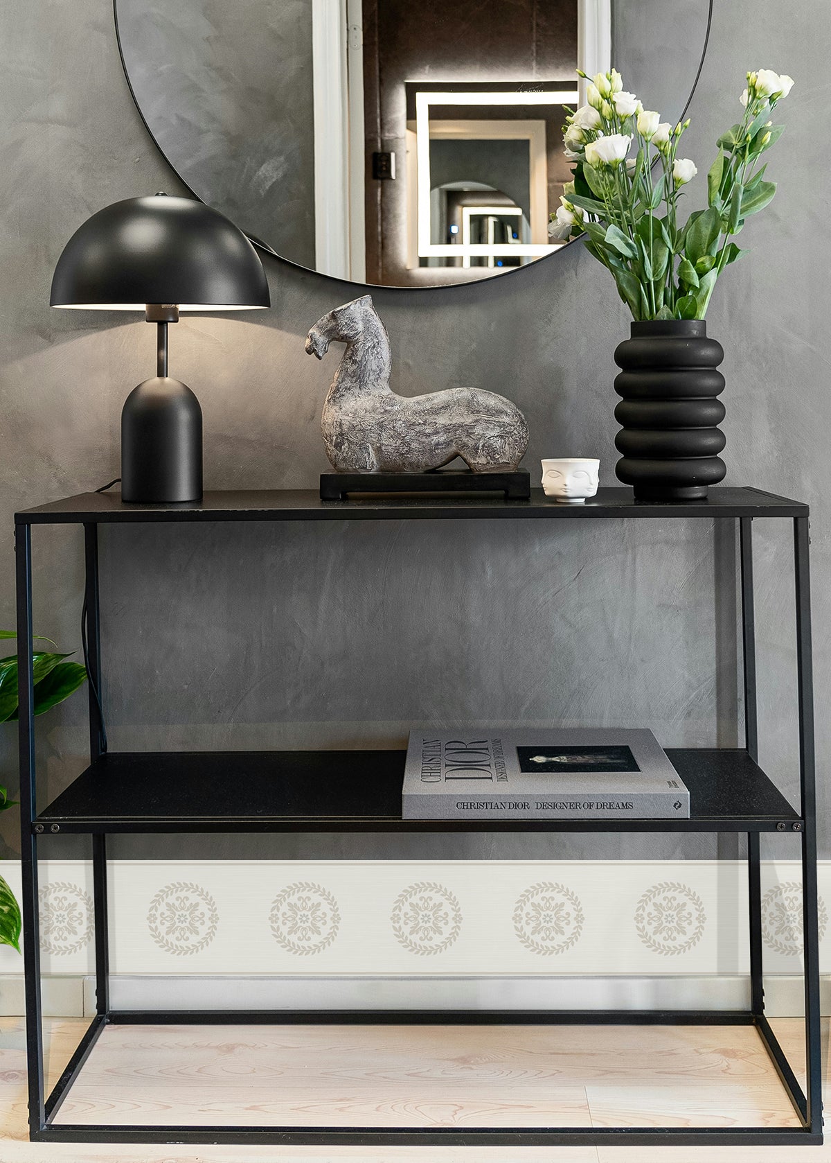 Ronan Medallion Cream & Metallic Cookie by Piano Metallic Geometric Wallpaper Border – Seabrook Designs WH42200