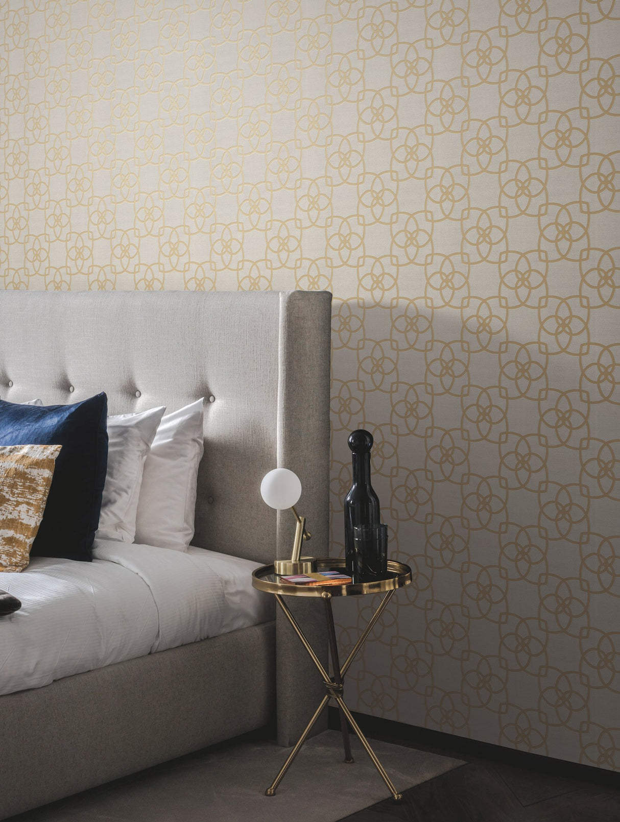 Serendipity Cream & Gold Metallic Geometric Wallpaper - York Y6200202