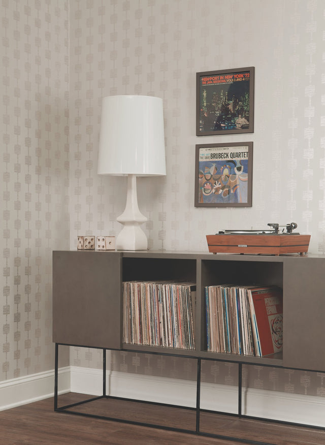 Micro Mini White Wallpaper with Geometric Metallic Motif - York Y6220402