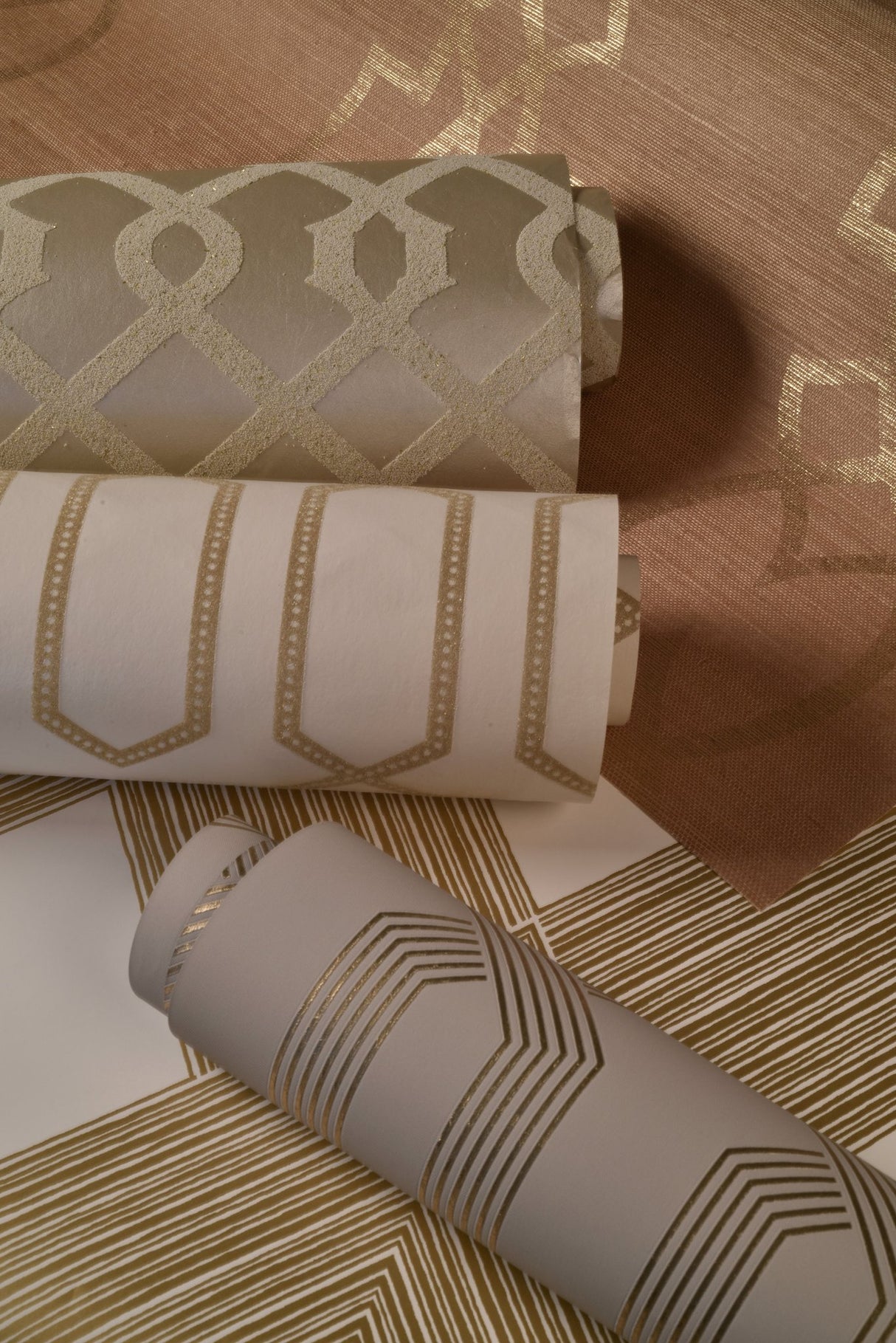 Viva Lounge Gold Metallic Wallpaper with Mid-Century Modern Trellis - York Y6221201
