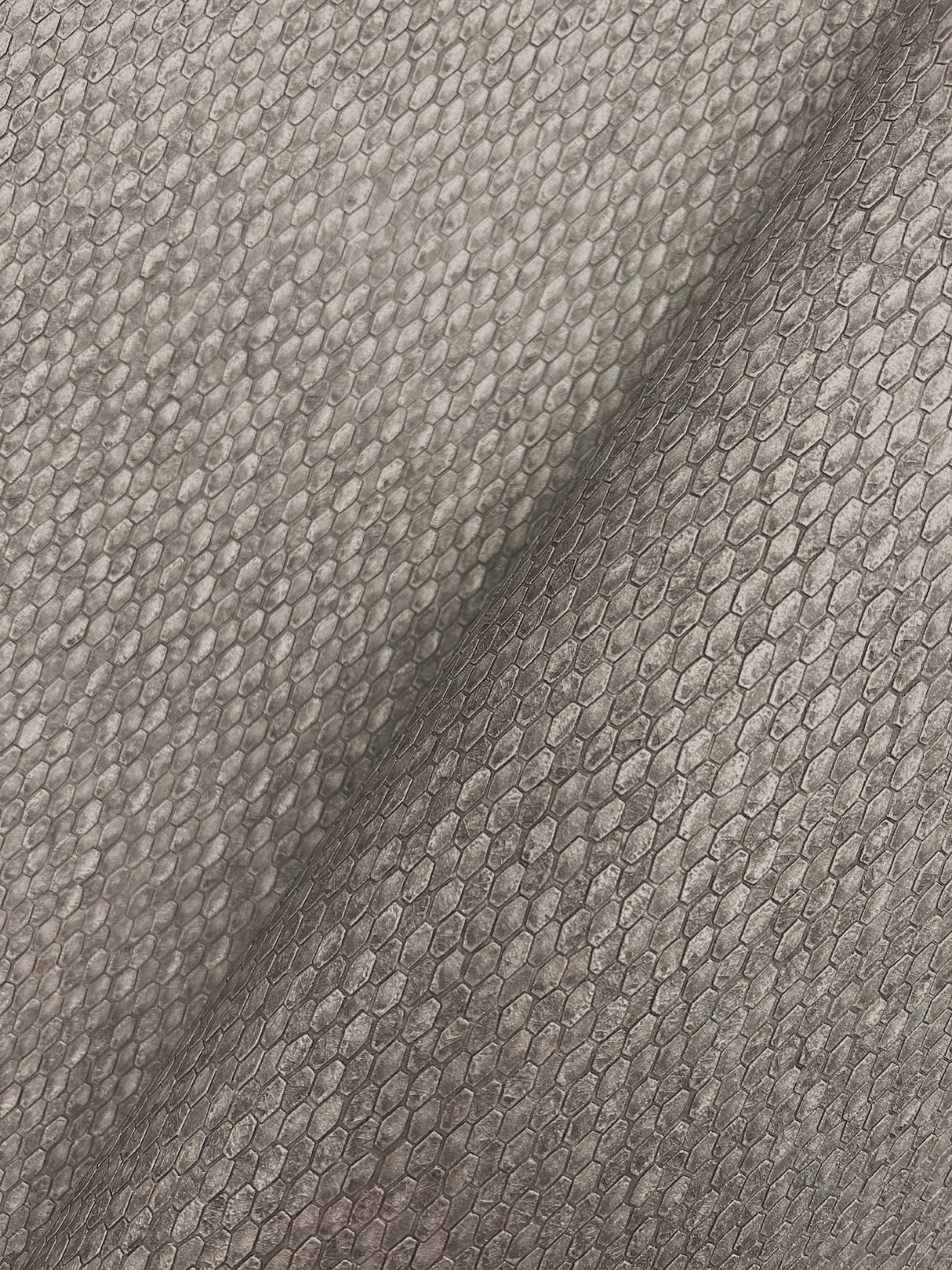 Stretched Hexagons Dark Silver Wallpaper with Textured Glam Small Print - York Y6231106