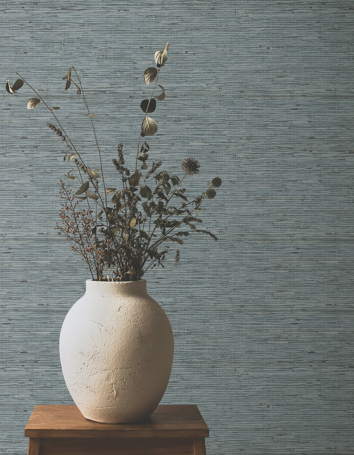 Oceanside Grass Grey Mist by Ronald Redding Grasscloth Wallpaper – York Designer Series YGL7007