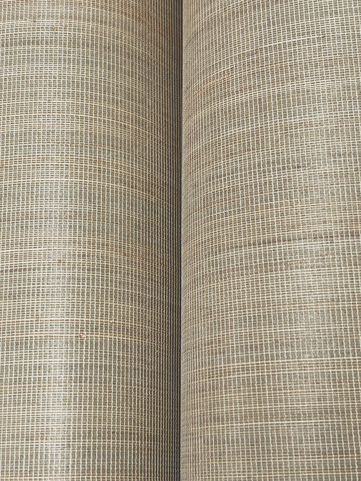 Tailored Abaca Shittake by Ronald Redding Grasscloth Wallpaper – York Designer Series YGL7013