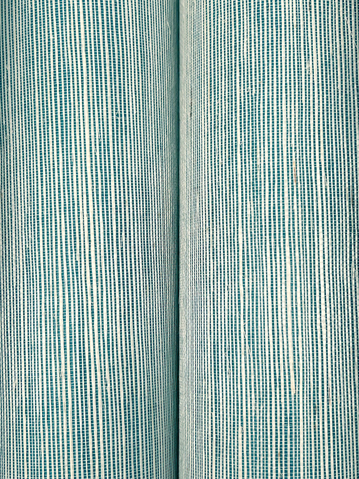 Maguey Sisal Vanilla Turquoise by Ronald Redding Sisal Grasscloth Wallpaper – York Designer Series YGL7086