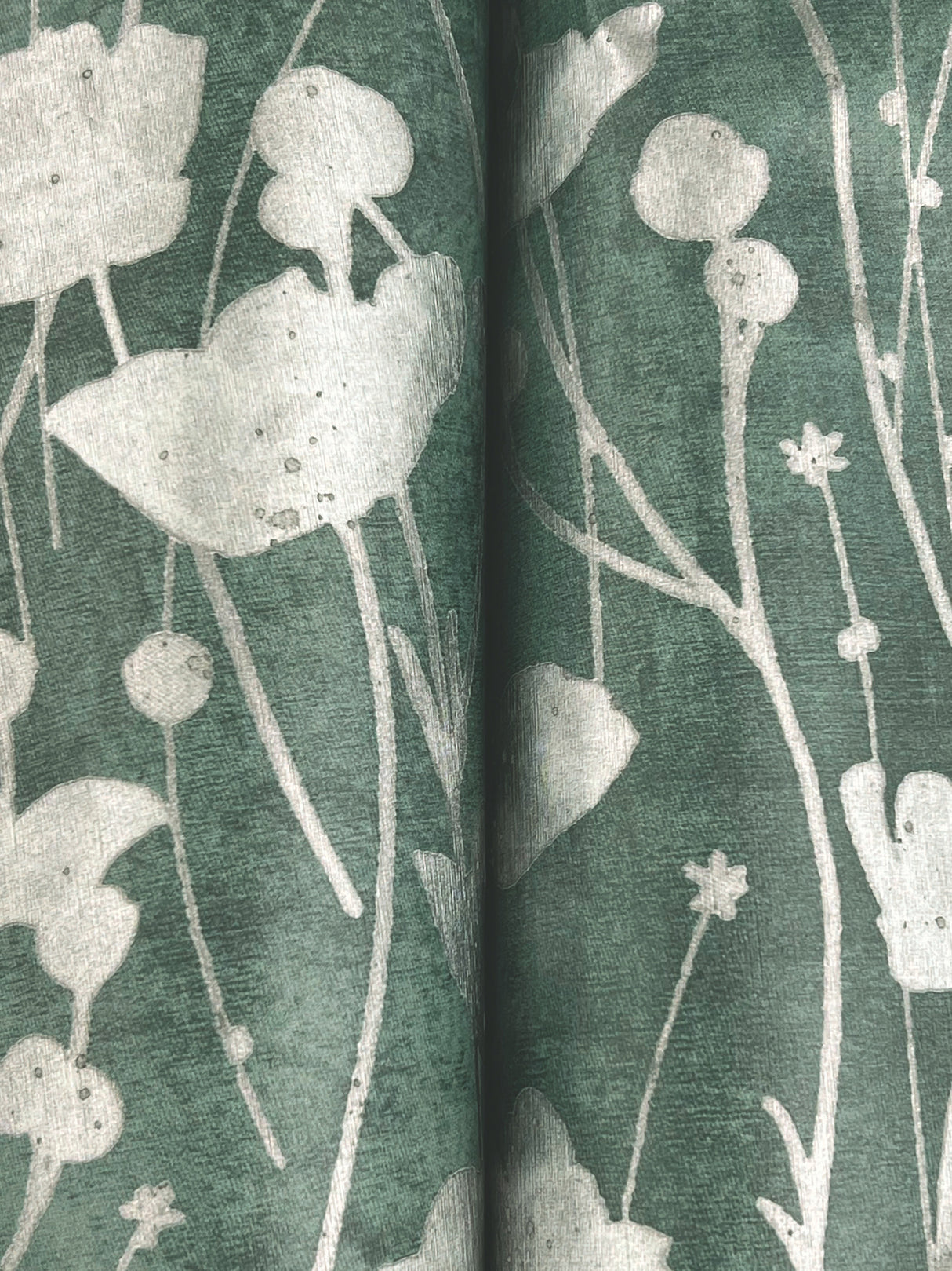 Shimmering Poppies Green & Silver by Ronald Redding Wallpaper – York Designer Series ZA8068