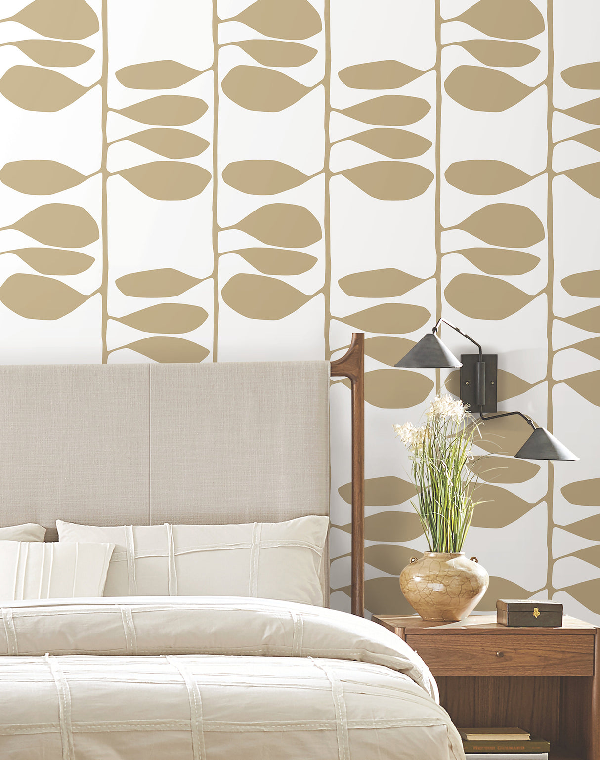 Sculpted Vines Gold by York Wallcoverings Modern Metallic Botanical Wallpaper – York Wallcoverings ZM2803
