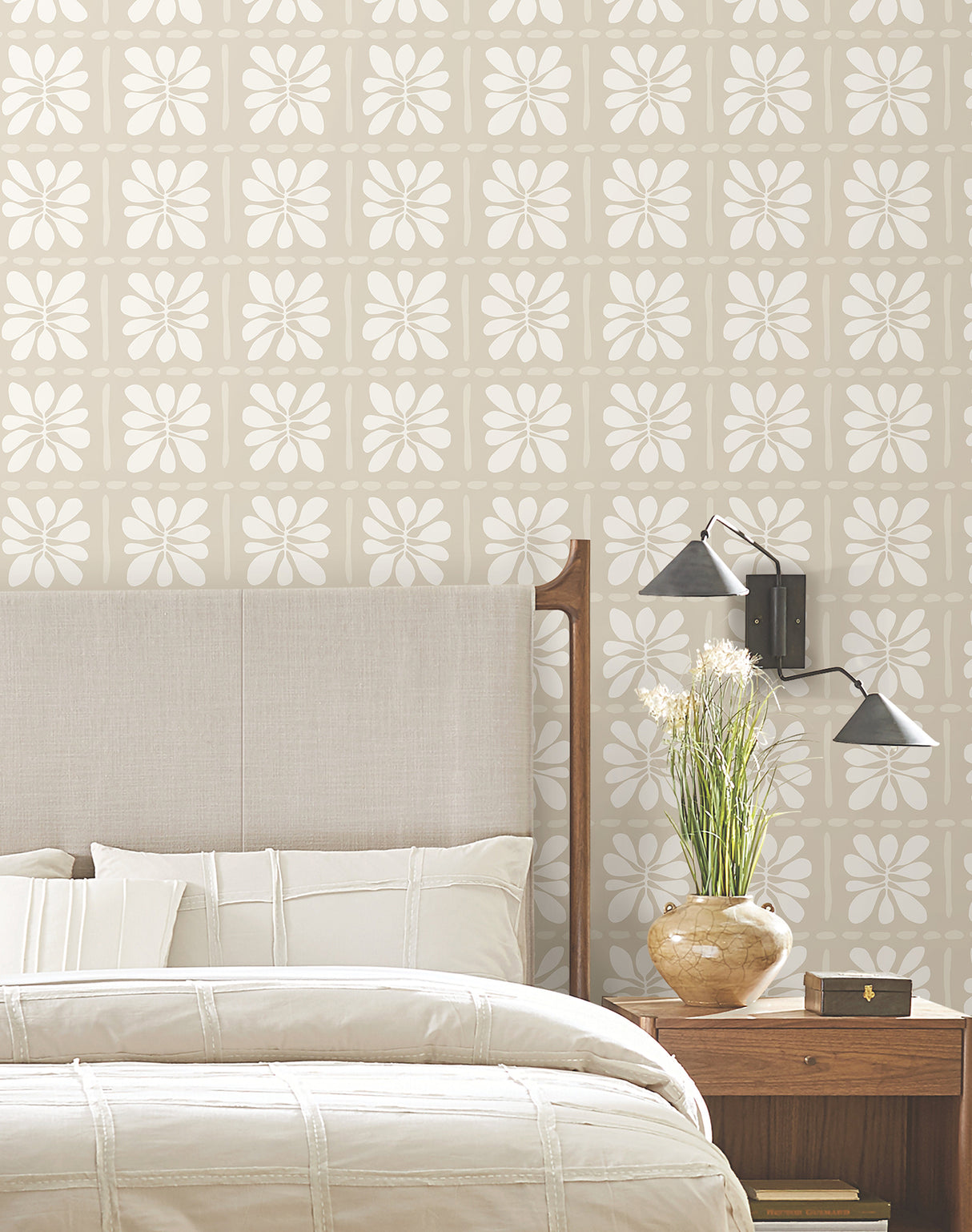 Mimosa Fleur Nude by York Wallcoverings Abstract Floral Wallpaper – York Wallcoverings ZM2808
