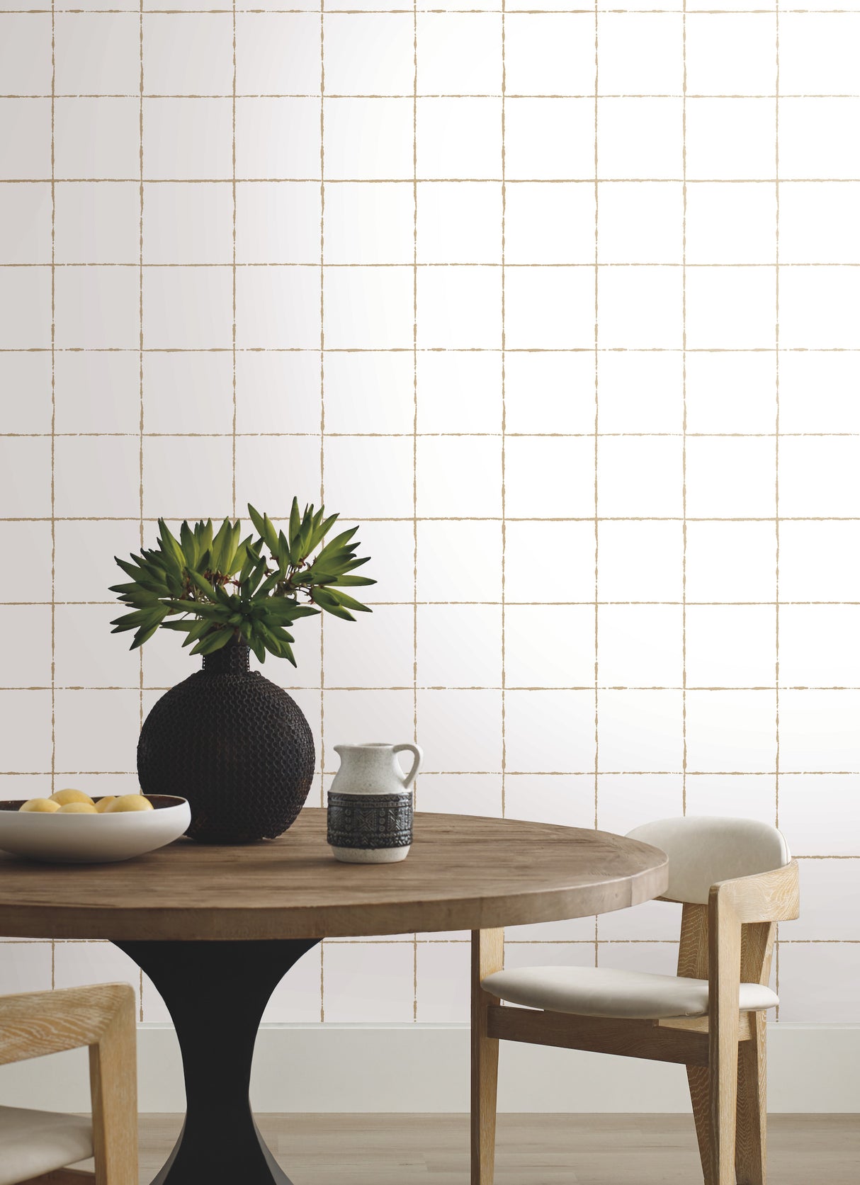 La Vitre Plaid Gold by York Wallcoverings Geometric Metallic Wallpaper – York Wallcoverings ZM2853