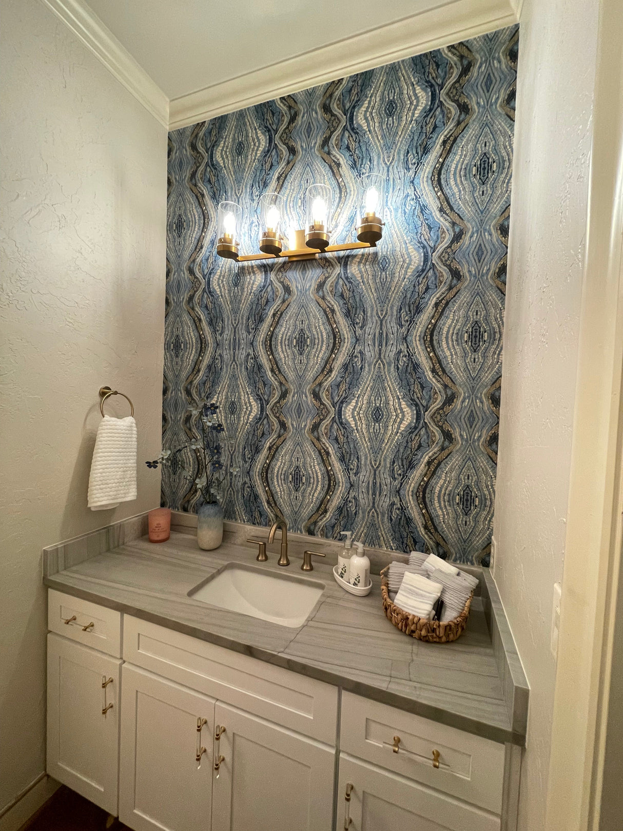 Kaleidoscope Blue by York Wallcoverings Abstract Wallpaper – York Wallcoverings BH8398